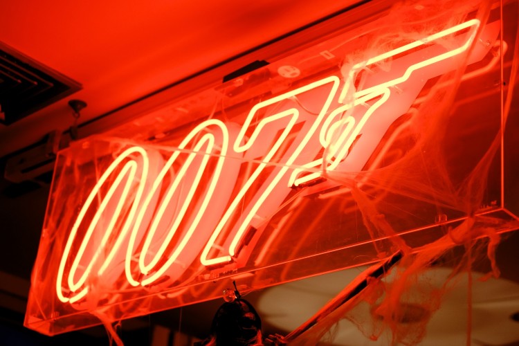 007 Sign