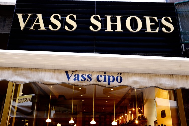 Vass Shoeshop